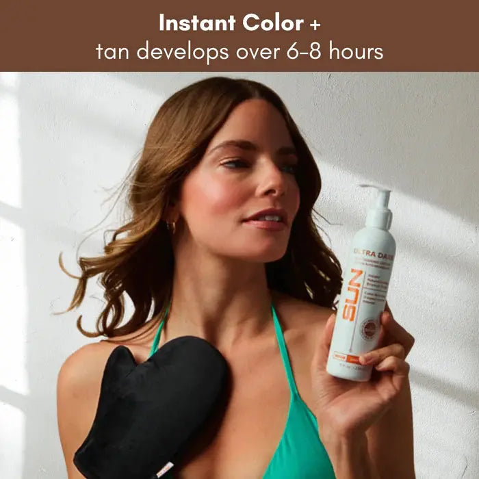 Tanning Mitt  For Self Tanner  Application - Sun Laboratories by Giesee applying self tanning lotion